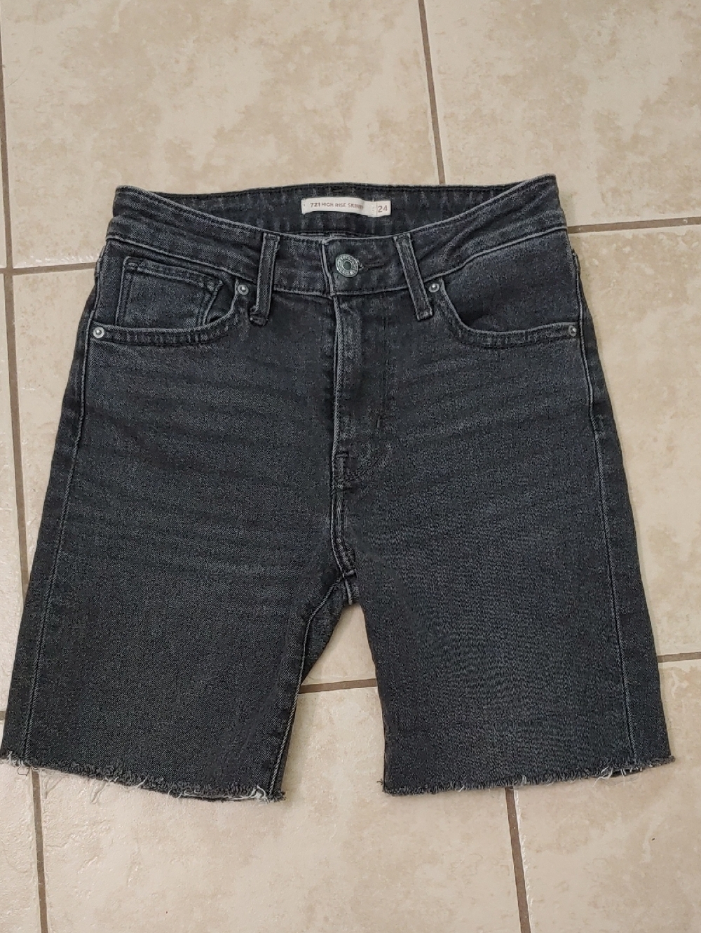 Vintage Levi Shorts 721 High Rise Skinny Black Raw Hem Bermudas Women's Size 24